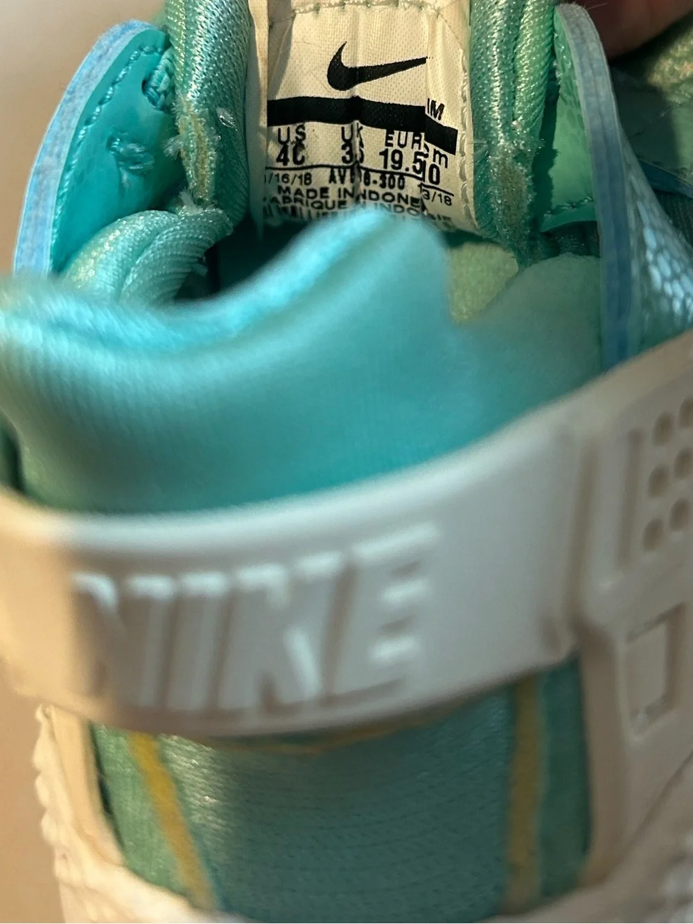 Tenis Nike Air Huarache Run Sparkle Talla 4C